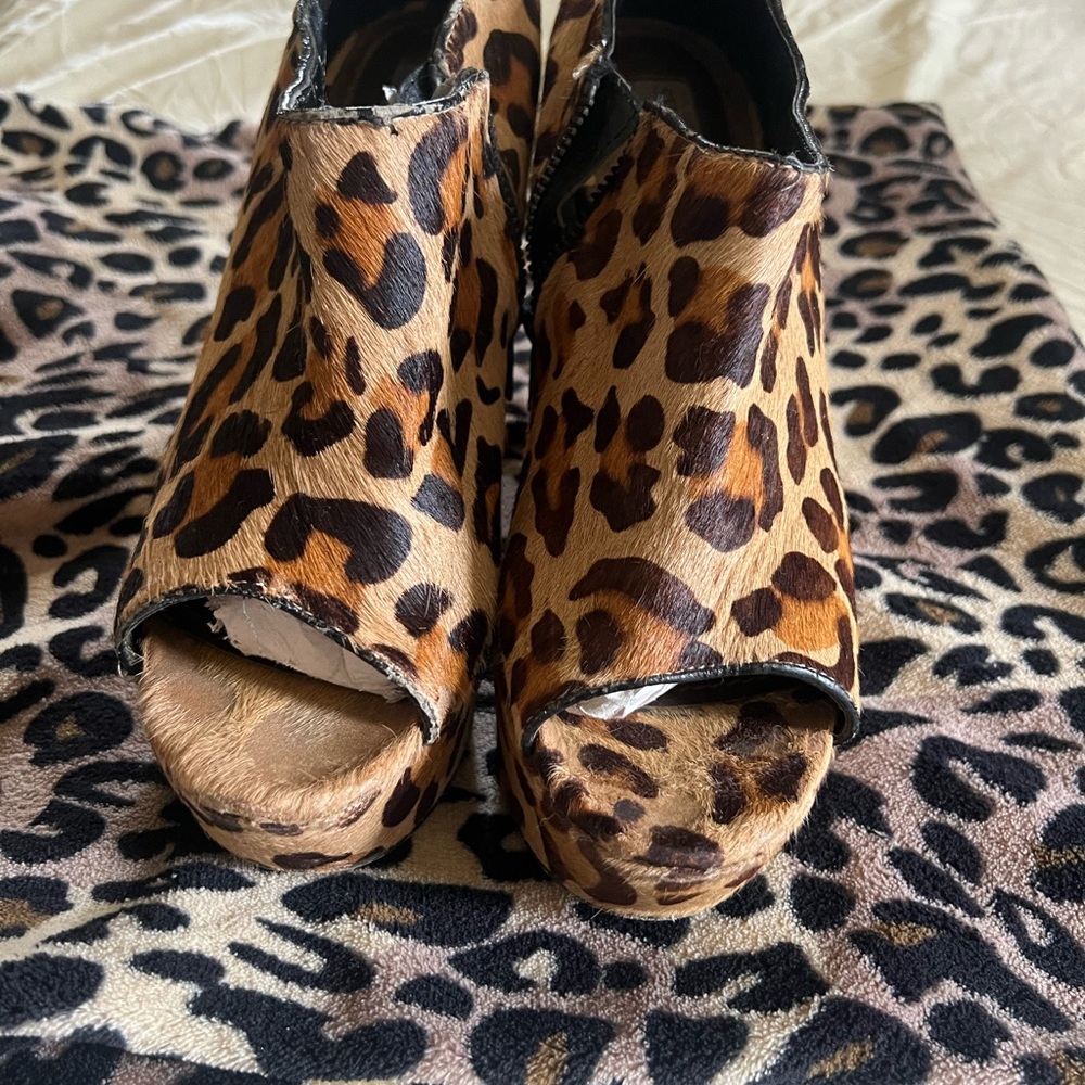 Steve Madden Brown and Black Wedge Shoes